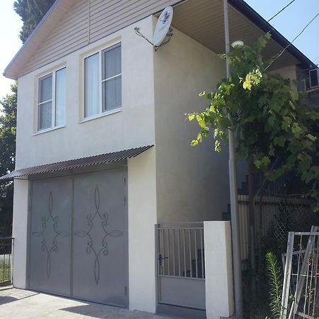 Домик По Ул.Званба Sukhumi Exterior foto